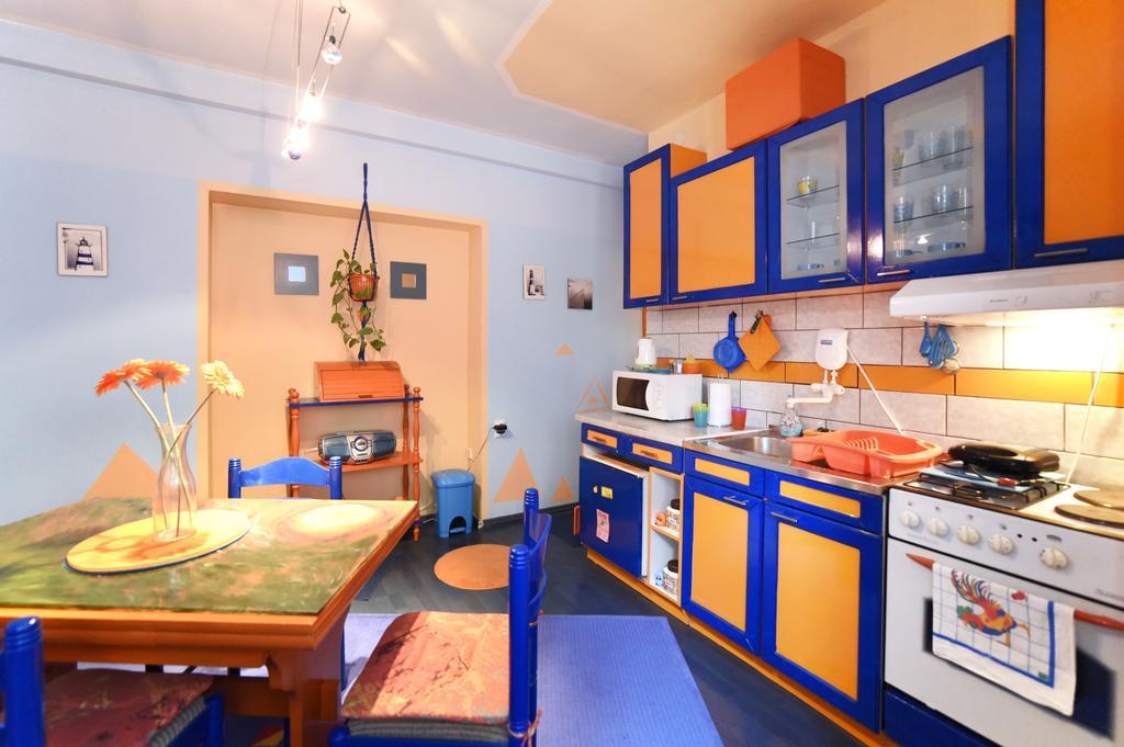 Apartment Orange Purple Blue ซาเกร็บ ภายนอก รูปภาพ