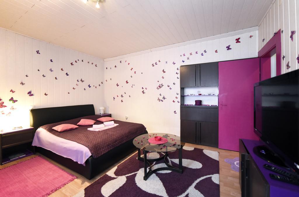 Apartment Orange Purple Blue ซาเกร็บ ภายนอก รูปภาพ